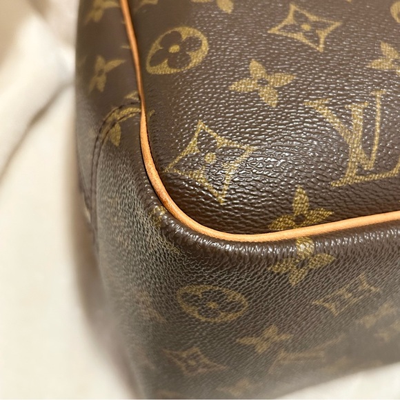 Louis Vuitton Monogram Deauville Handbag - Picture 12 of 16